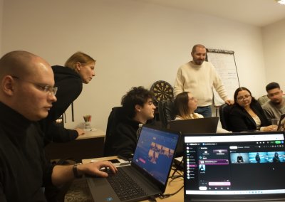 Adult Educators Enhance AI Skills for Modern Learning 3